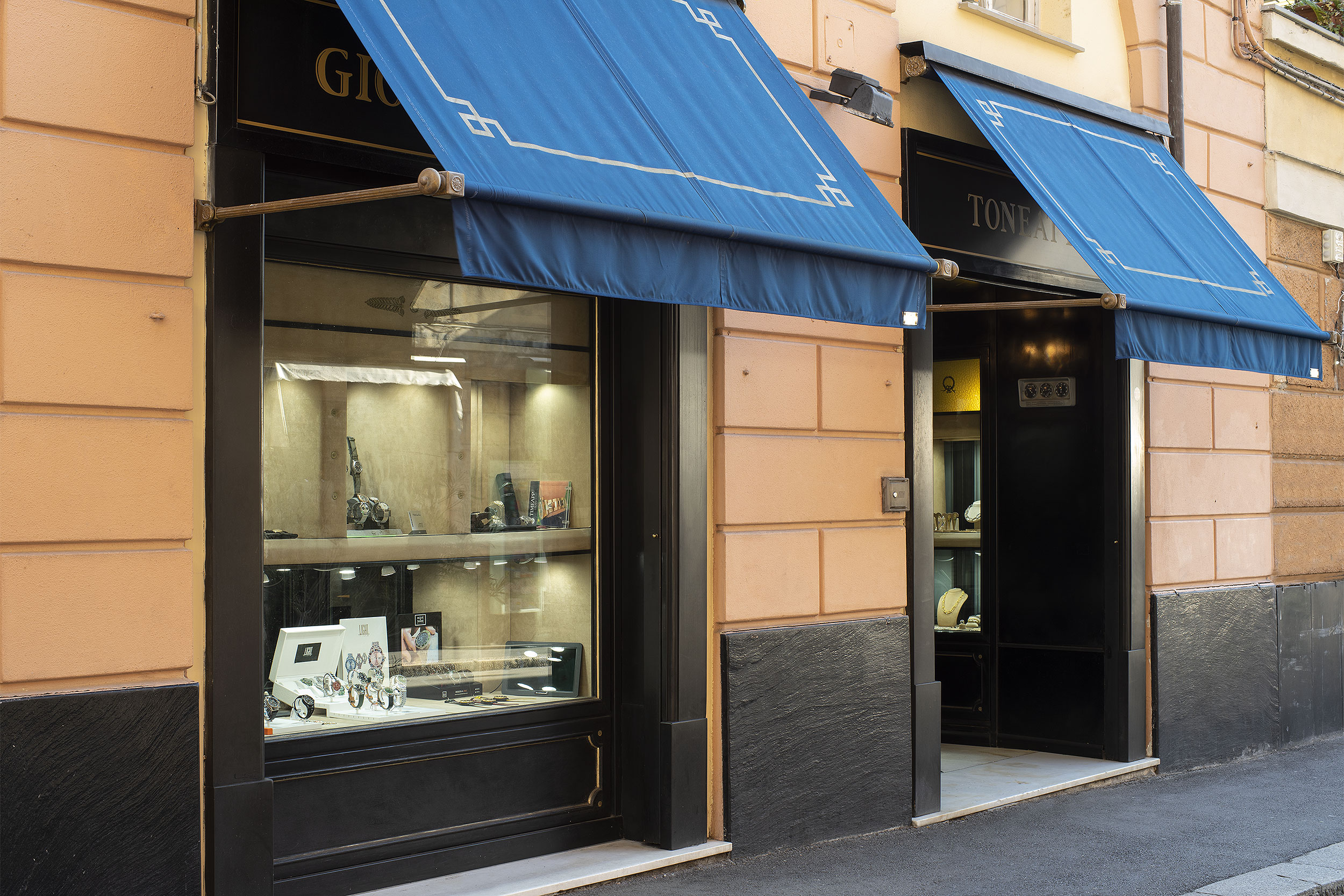 Toneatto Gioielli - Genova - Il negozio di via Galata